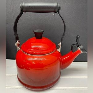 Le Creuset Red Whistle Tea Kettle 1.1 Liter
